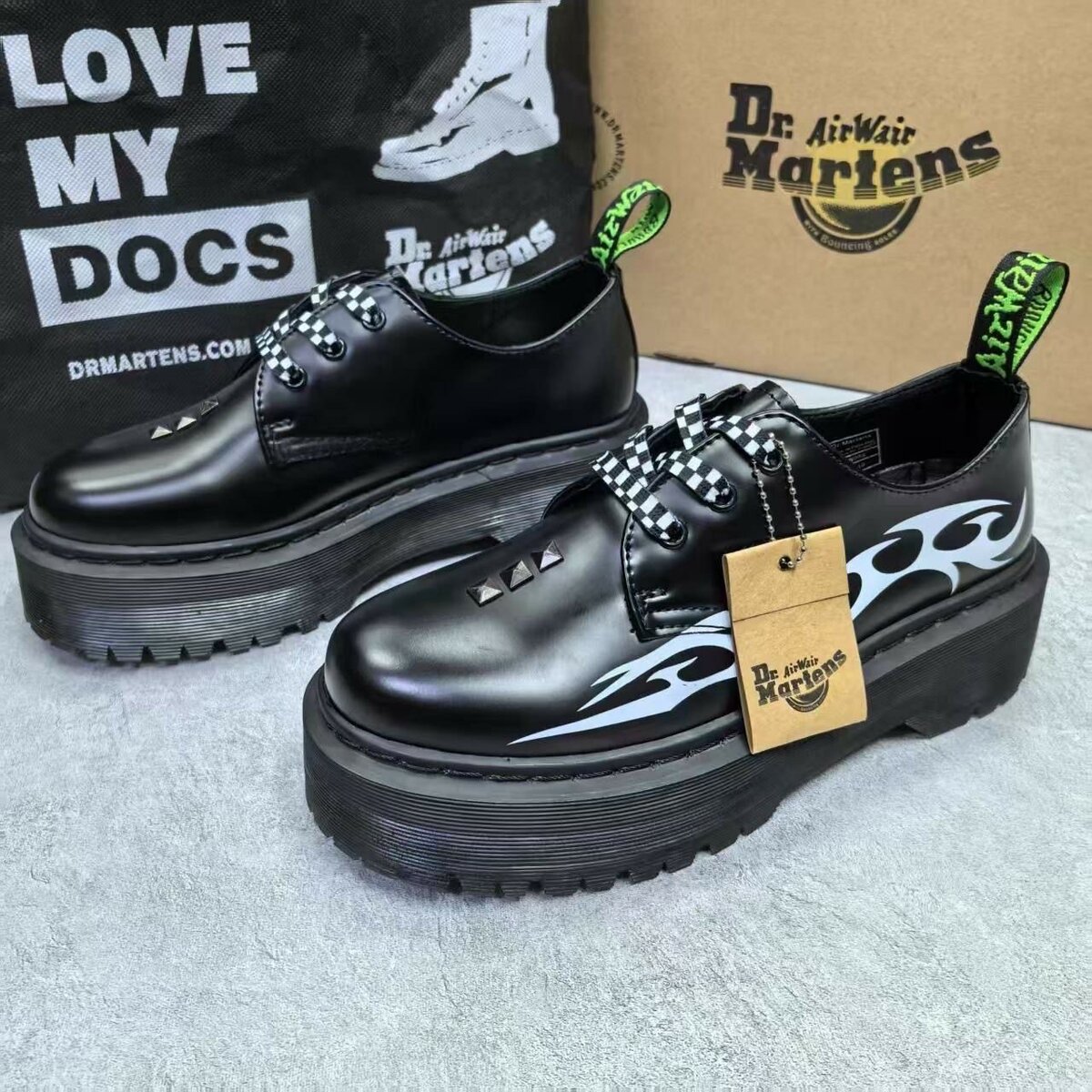 Chaussures noires Dr. Martens