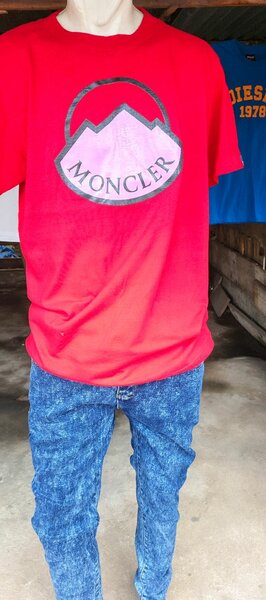 T-shirt rouge Montagne