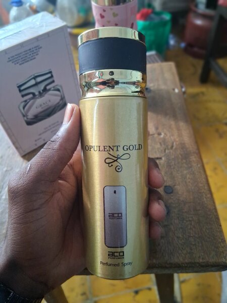 Aérosol parfumé pour femme