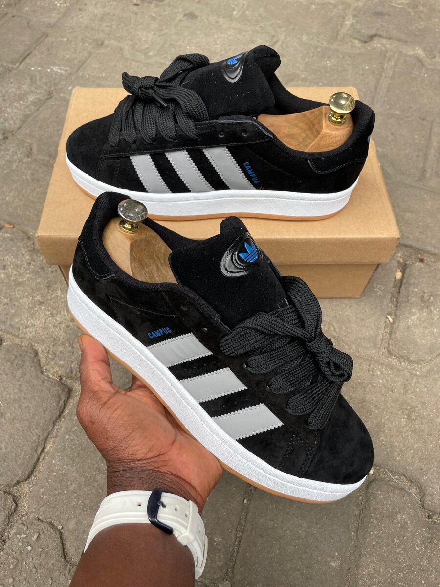 Sneakers noirs en daim pour hommes