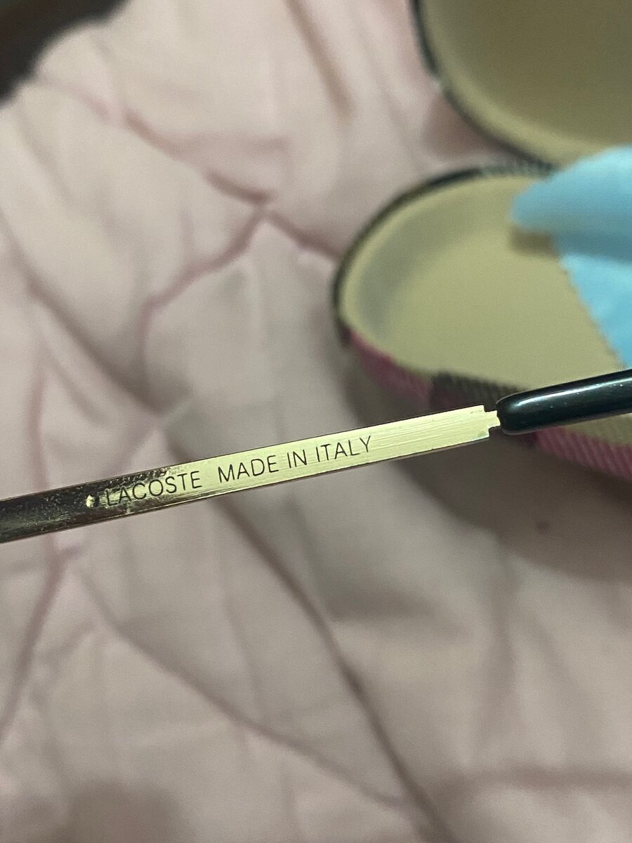 Lunette Lacoste original ( nb: 1er arrivé 1er servi )