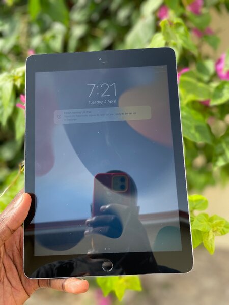 iPad 6th generation 32gb Cellular