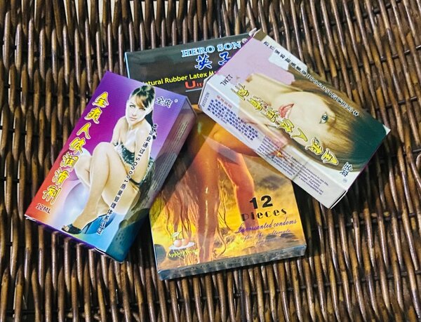 12 préservatifs + 2 lubrifiant