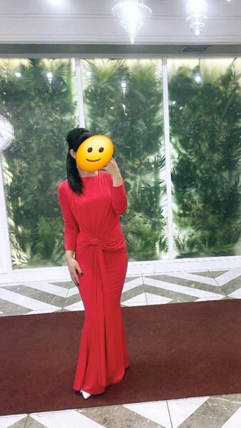 Красное длинное платье