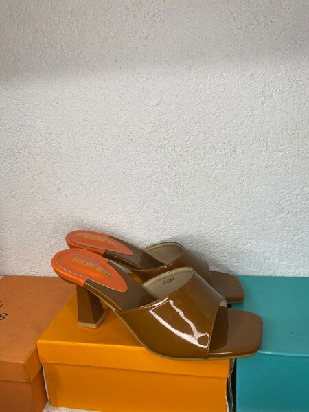 Mules à talon marron élégantes