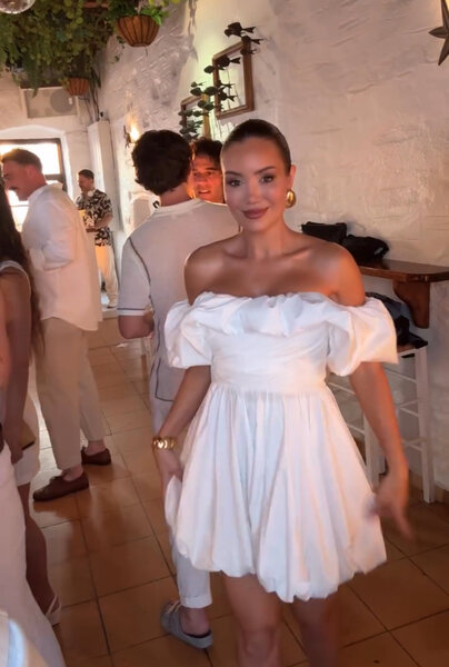 Robe blanche épaules nues