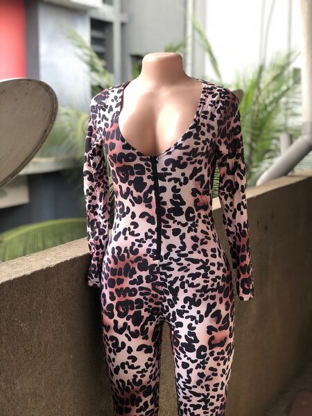 Combinaison féminine élégante