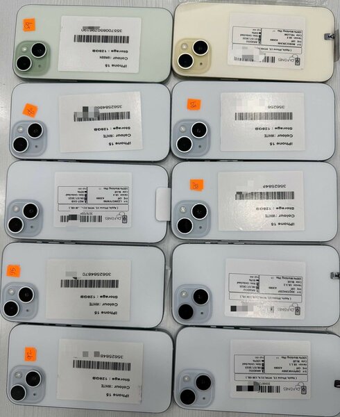 iPhone 15 simple 128Go