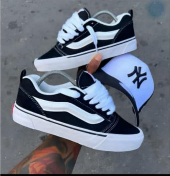 Baskets Noires et Blanches Unisexes