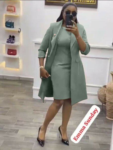 Robe tailleur élégante femme