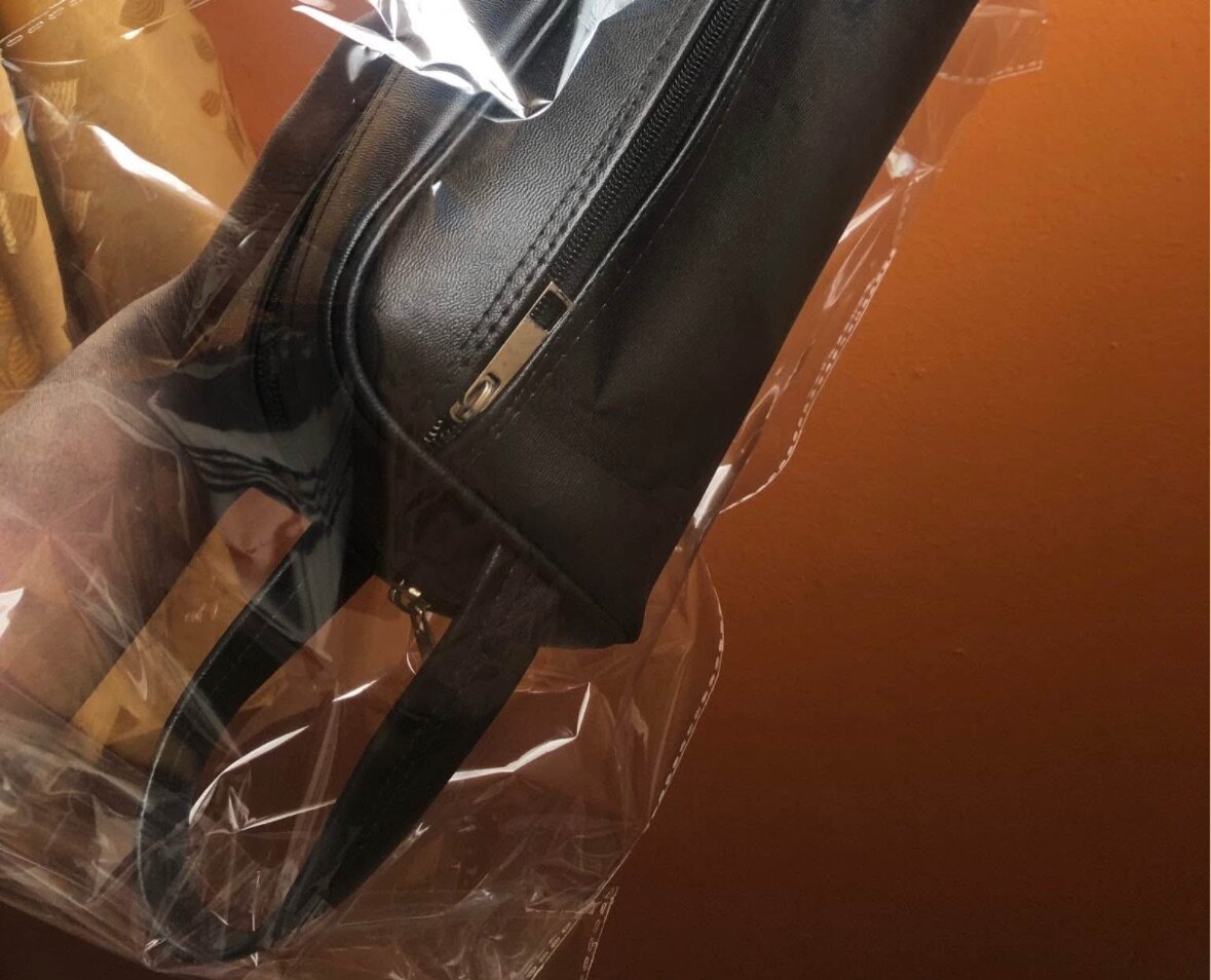 Sacoche en cuir noire élégante