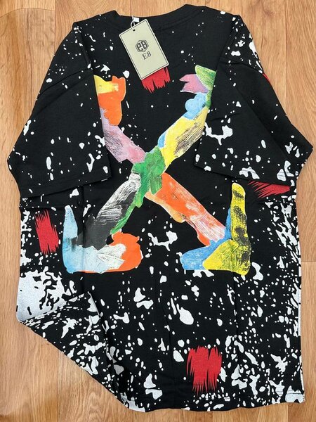 T-shirt moderne graphique