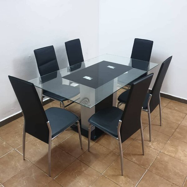 Table à manger vitrée importée