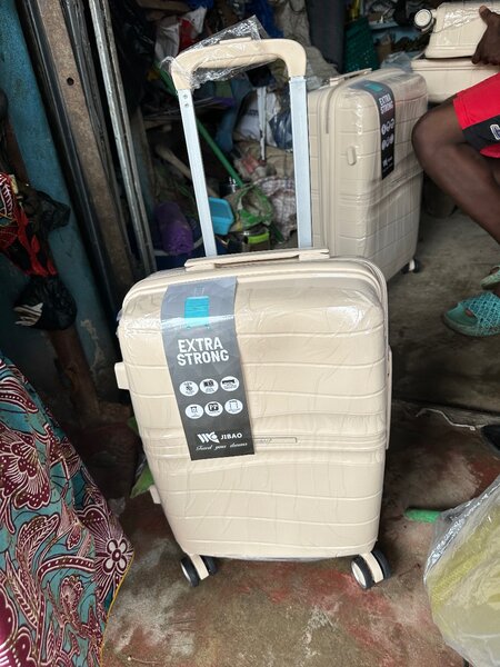 Petit valise en gomme original