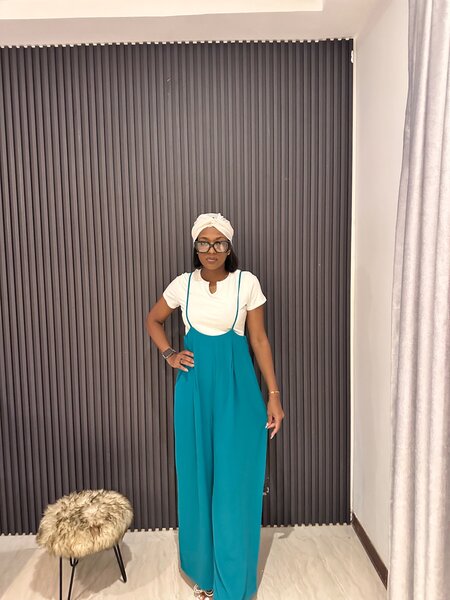 Neck Tee&leg suspender pants