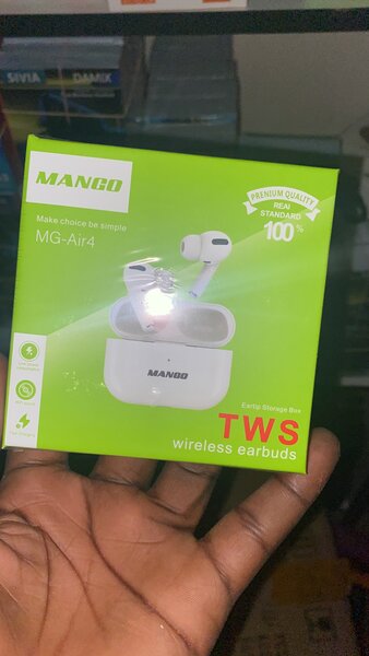 Mango AirPods