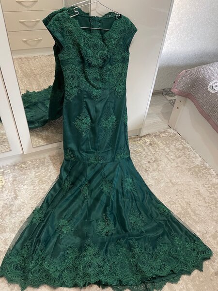 Вечерние платья