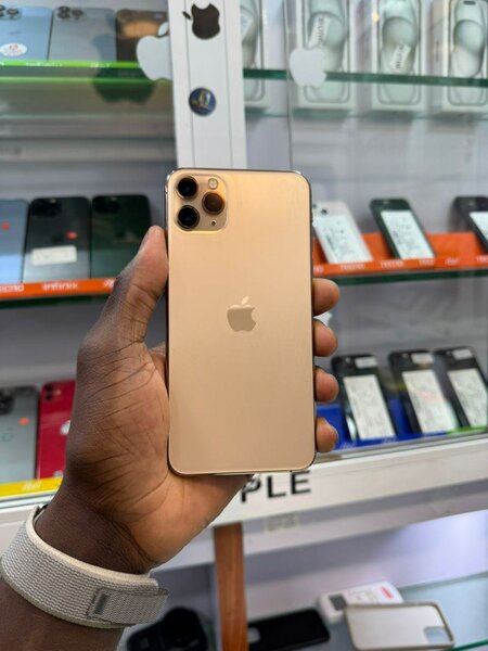 Iphone 11pro max 256giga casineuf très propre sans Face ID