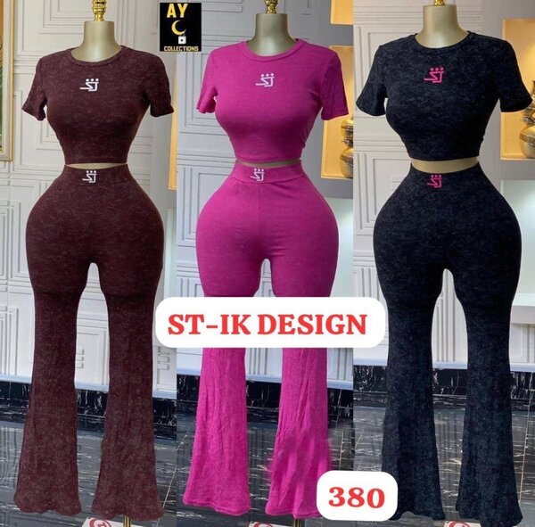 Ensemble crop top et pantalon évasé