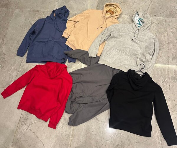 Sweat-shirts à capuche colorés