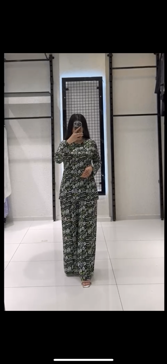 3pc set. Top, pants & net vest