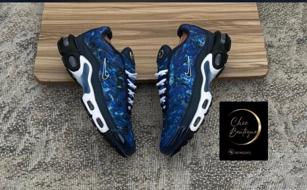 Basket Nike TN avec carton