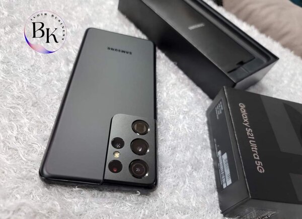 Samsung Galaxy S21 Ultra casi