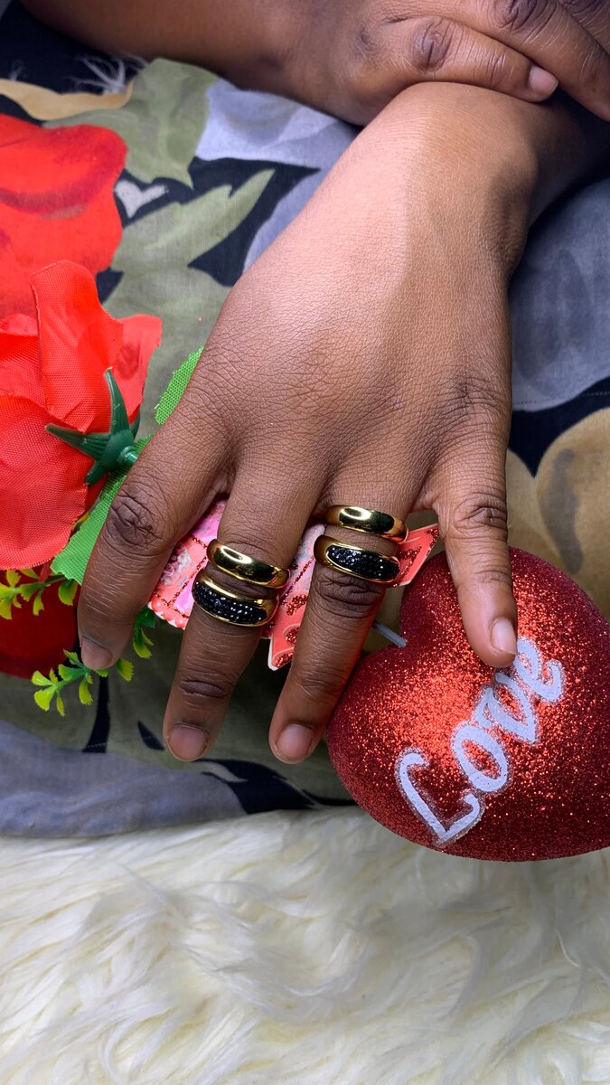 Bague en or design élégant