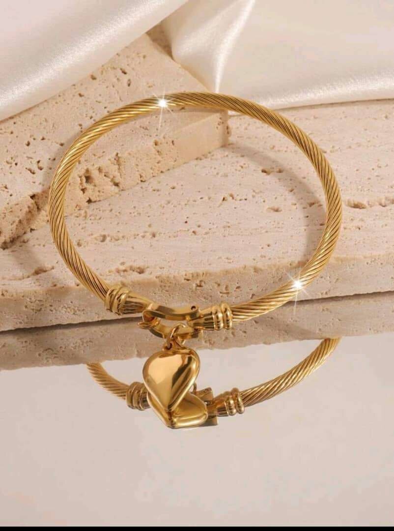 Bracelet cœur doré élégant
