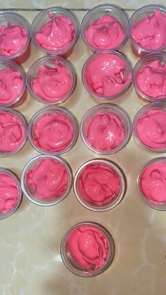 Crème lèvres rose effet rapide