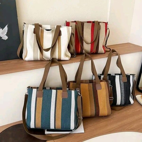 Sac bandoulière rayé tendance