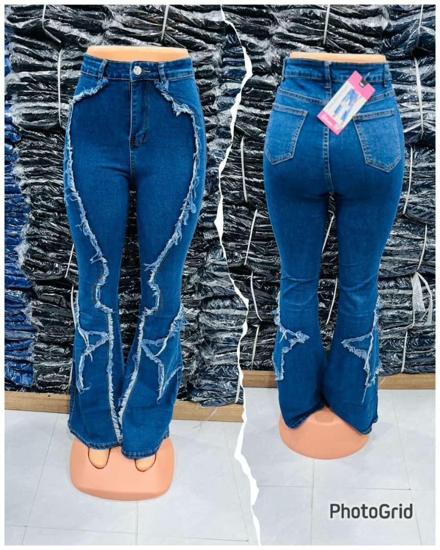 Jeans flare déchirés tendance