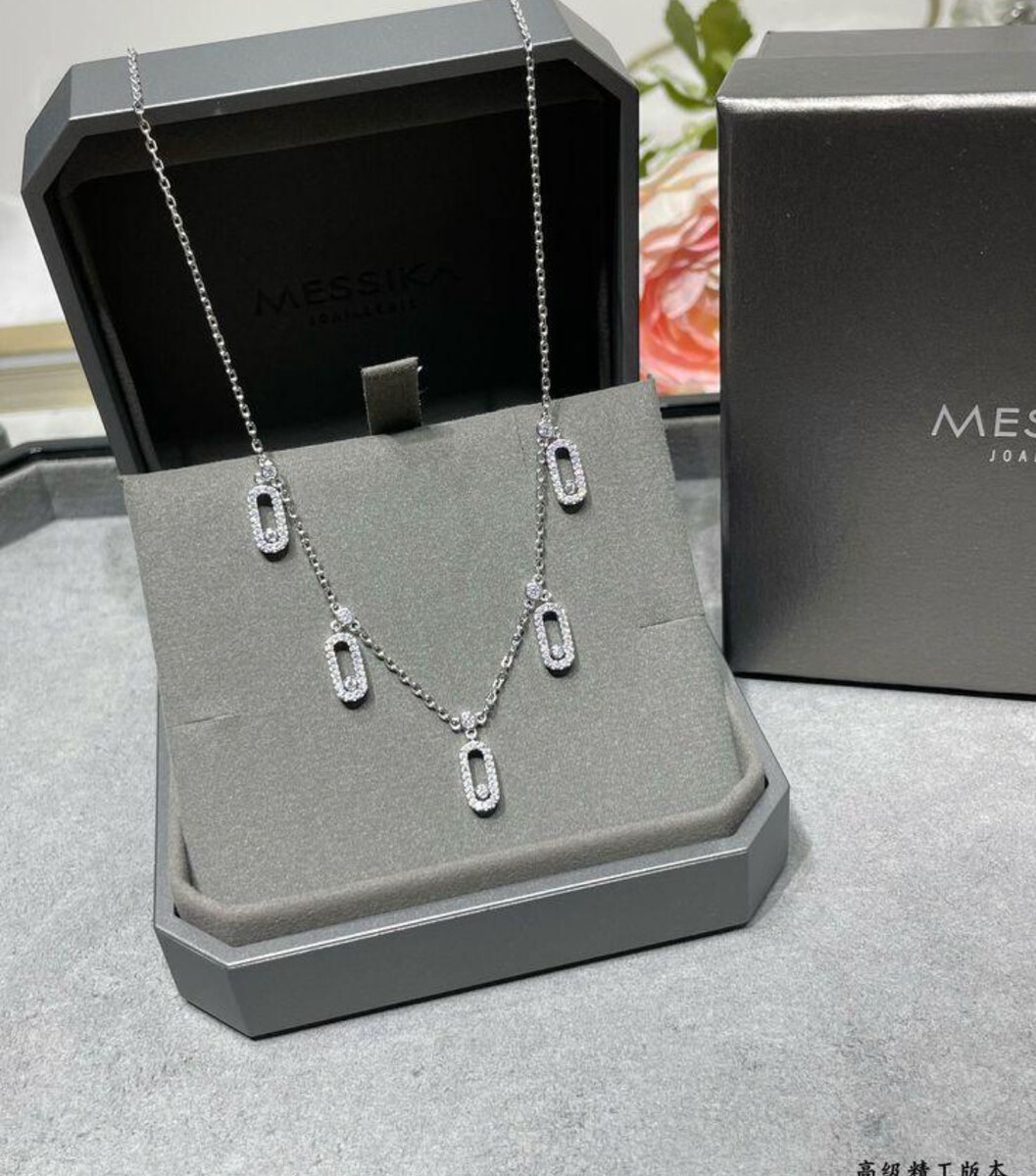 Collier Élégant en Cristaux