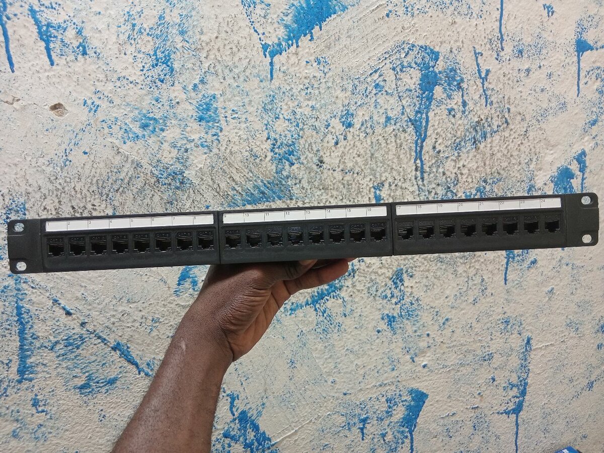 Panneau de Brassage 24 Ports CAT6