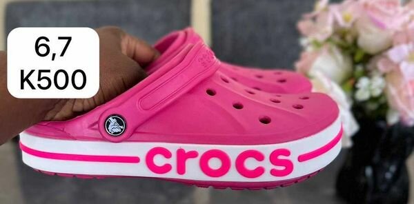 Crocs Pink Size 6.7