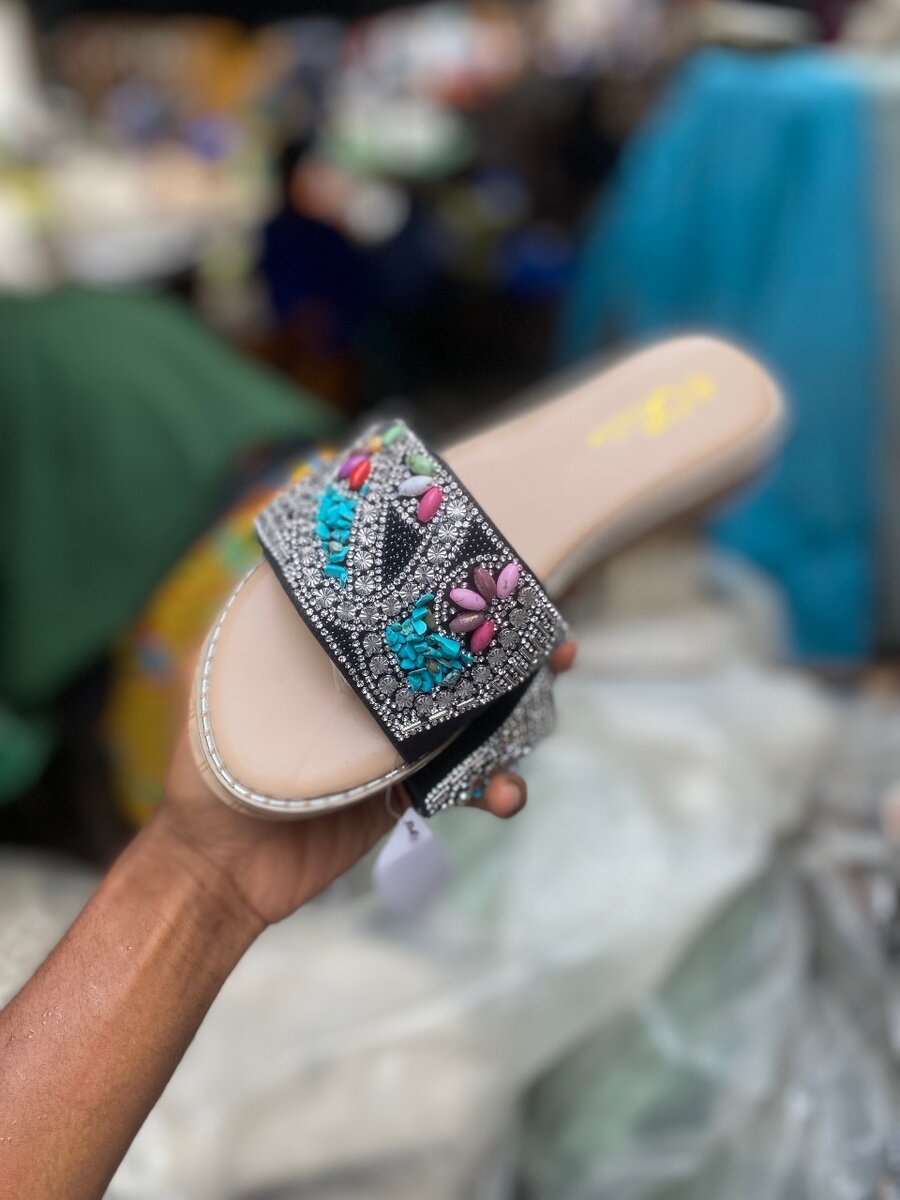 Sandales décorées élégantes