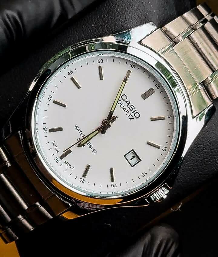 Montre Casio Quartz Acier