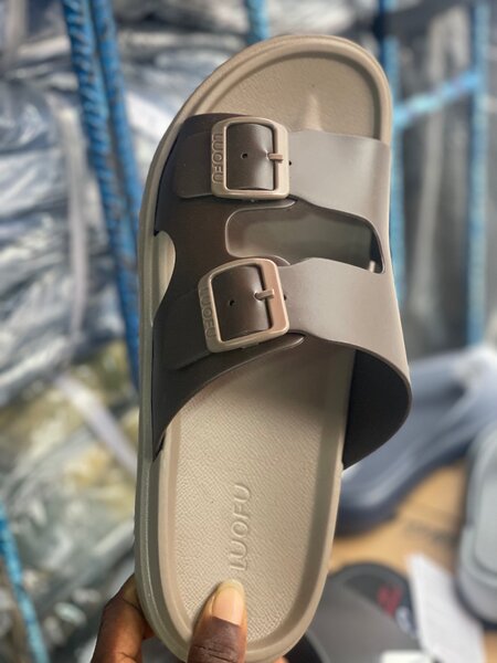 Sandales Confort à Boucles