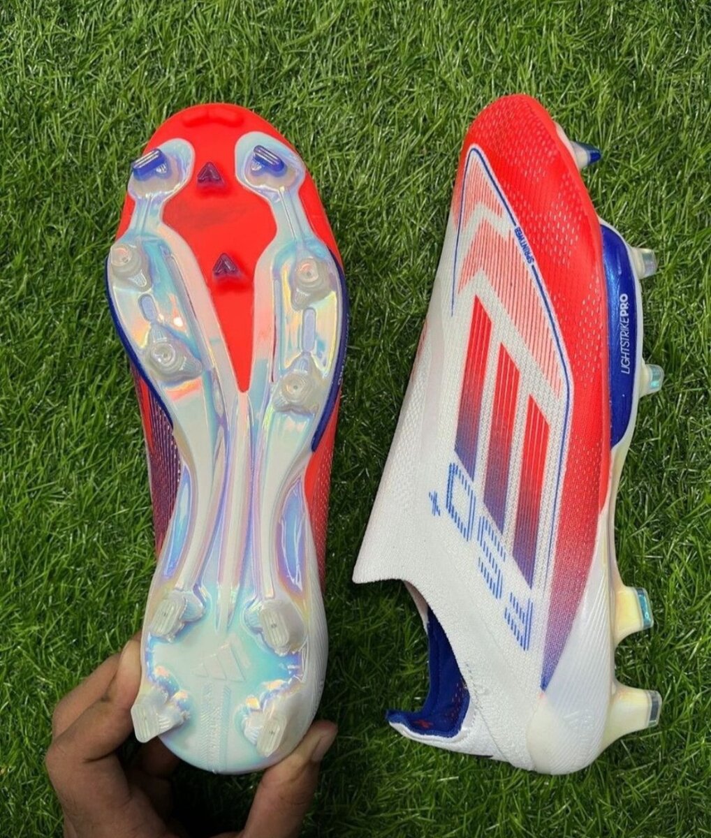 Chaussures de foot ultra-légères