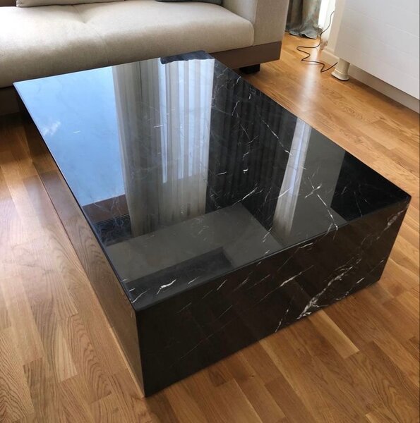 Table basse marbre noir élégante