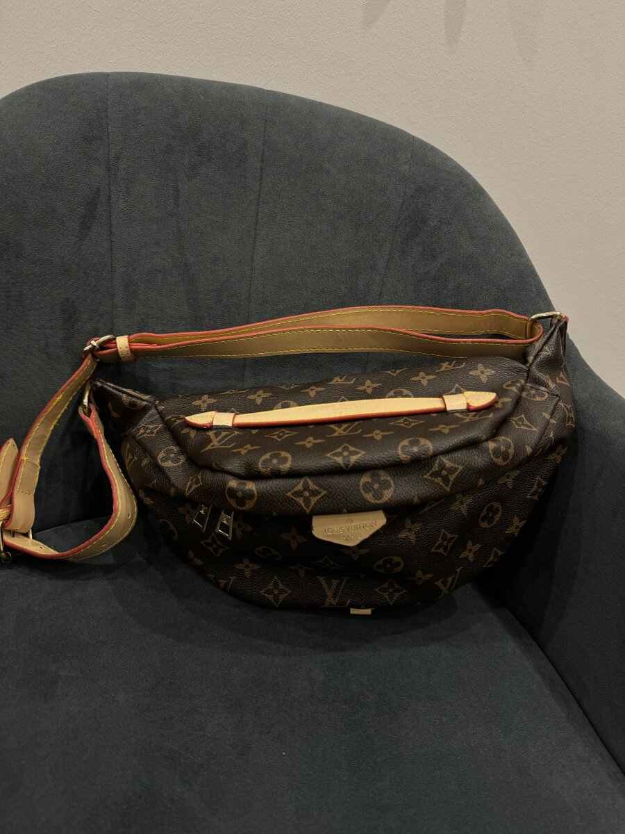 сумка бананка в идеальном состоянии (люксовая реплика)