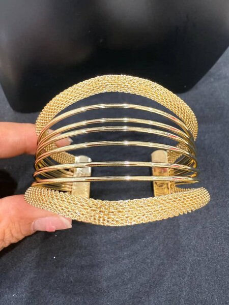 Bracelet manchette doré élégant