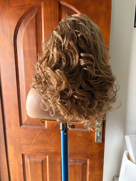 Perruque Bouclée Chic Femme