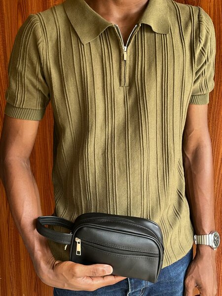 Trousse de toilette en cuir noir