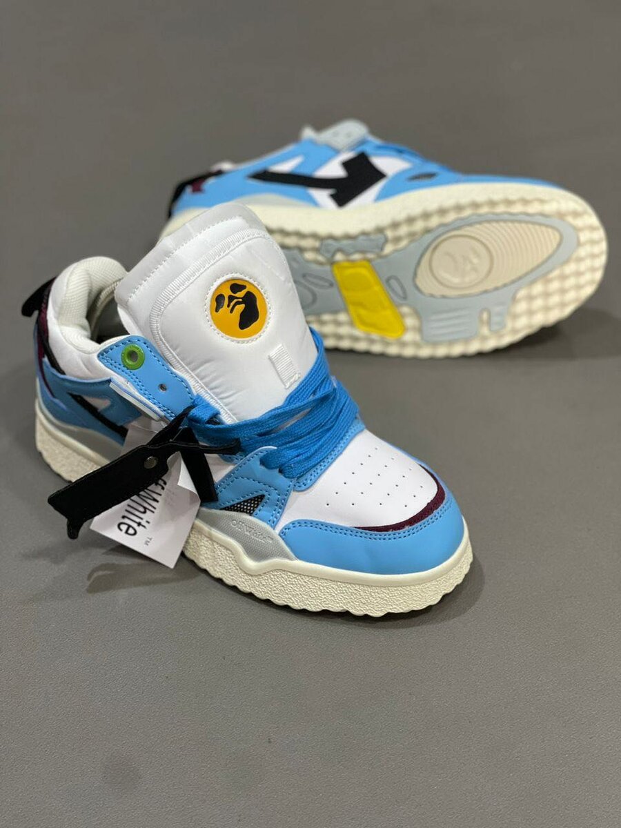Paire off white