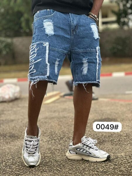 Short en jean déchiré homme