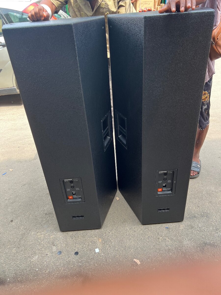 JBL SRX725 Dual 15" Speakers