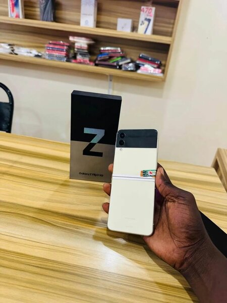 Samsung Galaxy Z Flip 5G