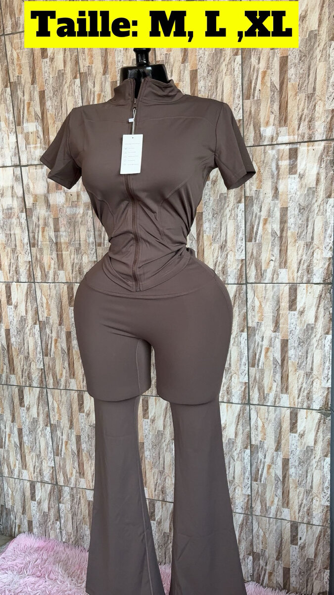 Ensemble sport femme élégant