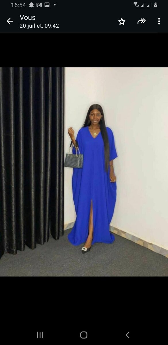 Admirez dès jolie robe trop chic